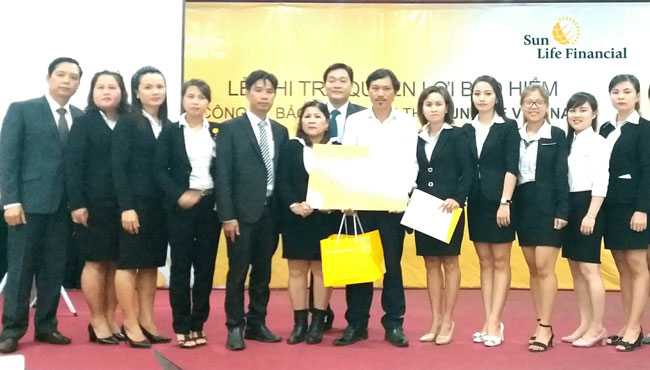 Sun Life Việt Nam chi trả quyền lợi bảo hiểm